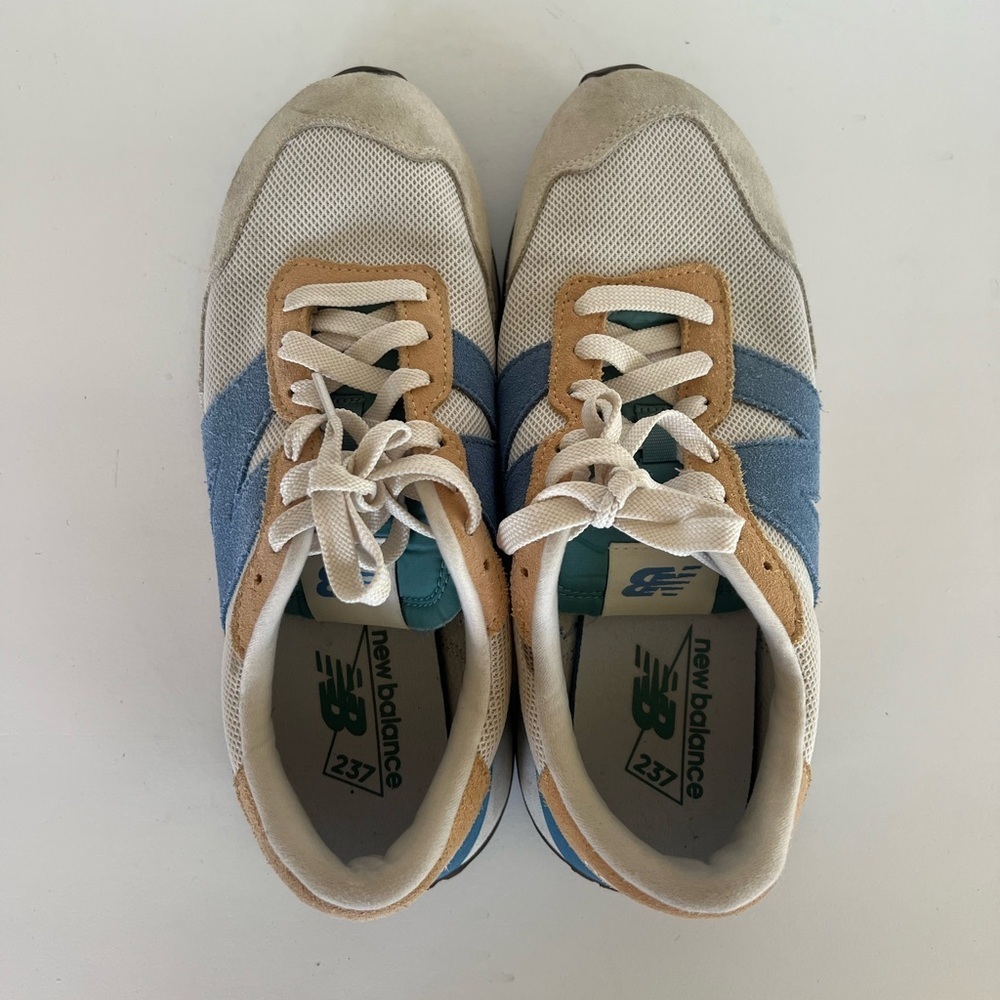 New Balance Women's 237 Sneaker with Peach/Blue/Cream colors, size 9 - Picture 2 of 11